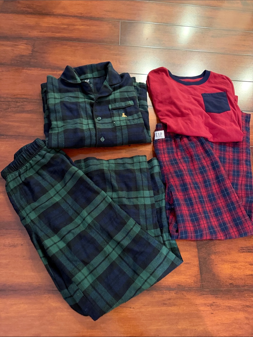 🍇Bundles of 2:GAP Kids Red & Navy Plaid and Green Plaid Pajama Sets🍇